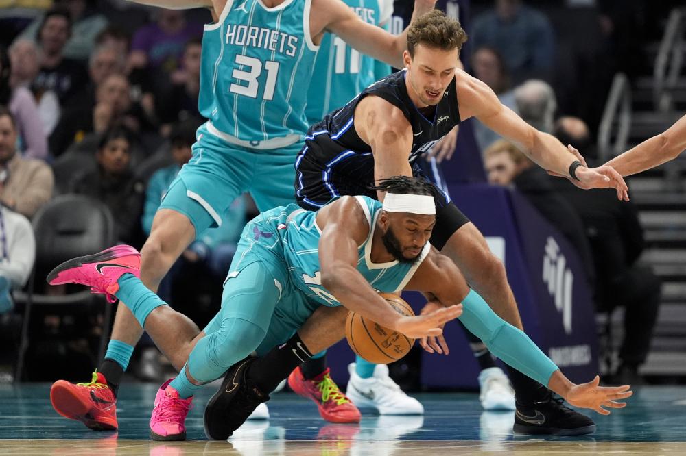 保持后场的 保持后场的