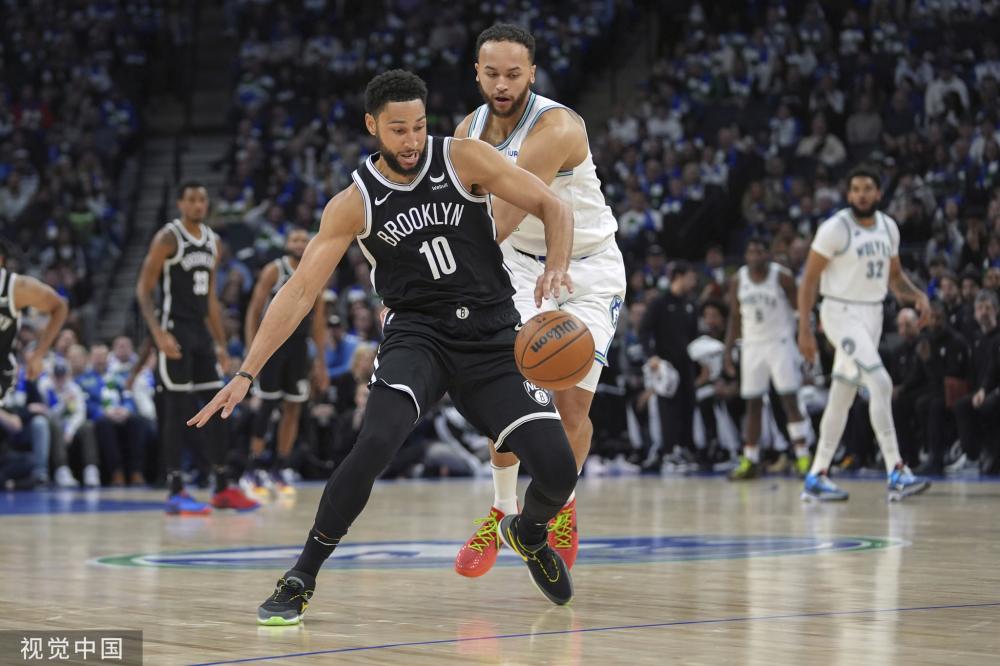 多观众走进 多观众走进